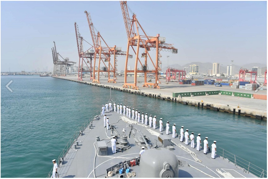 フジャイラ（UAE）入港_s