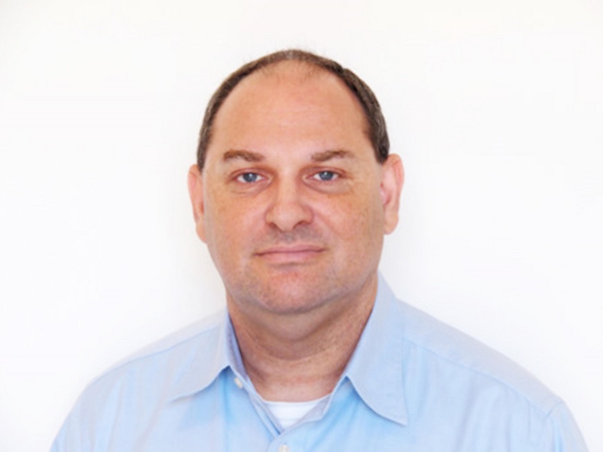 またまた、ブルームバーグの暴露記事だ。今度は、イーサネット・コネクタに仕込みだ…